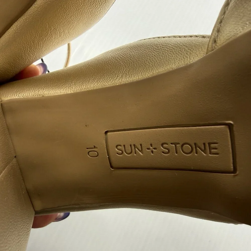 Sun + Stone golden moment